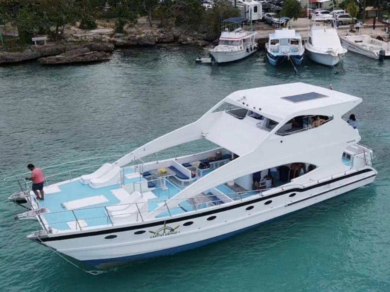 Party Boat Privado: Tu Celebración en el Mar